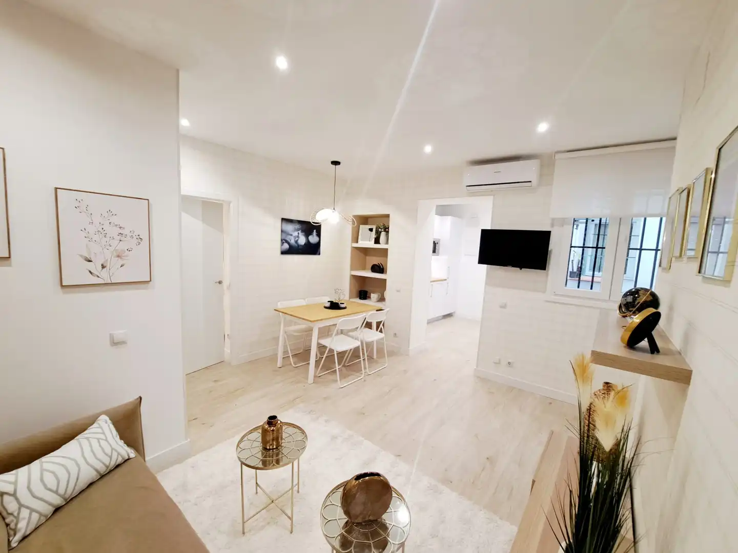 Wohnzimmer von Wohnung zum Verkauf in Madrid mit Klimaanlage, Heizung und Parkett