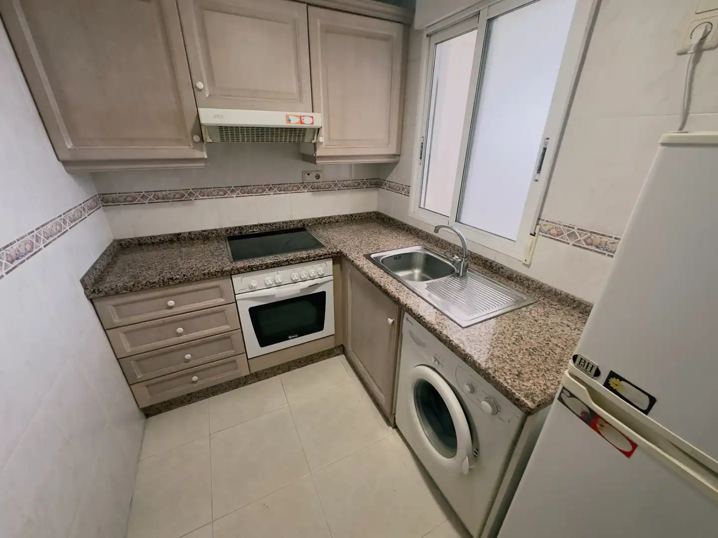 Cocina de Apartamento en venta en Elche / Elx con Aire acondicionado, Terraza y Amueblado