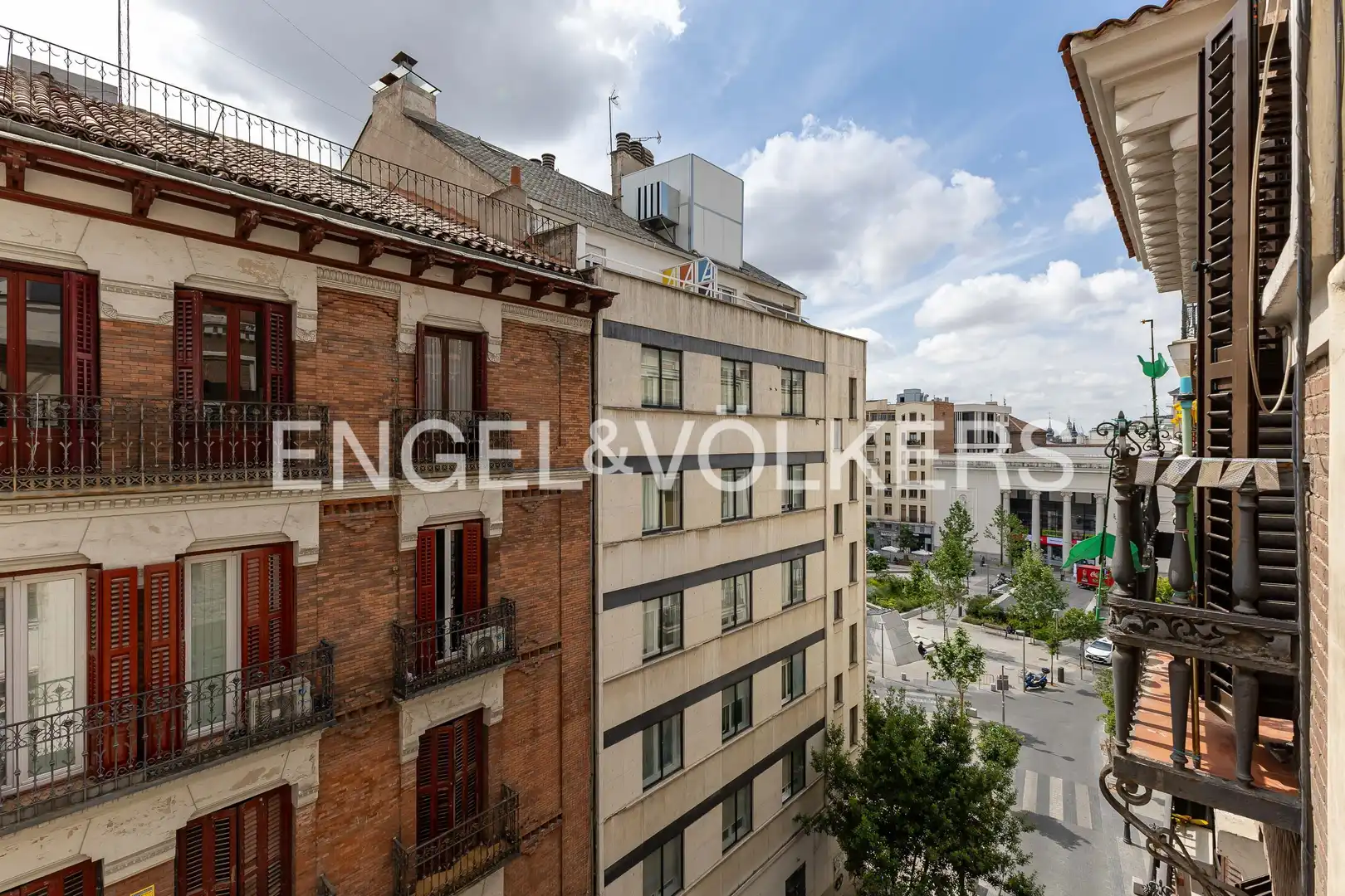 Vista exterior de Pis en venda en Madrid amb Aire condicionat, Calefacció i Balcó