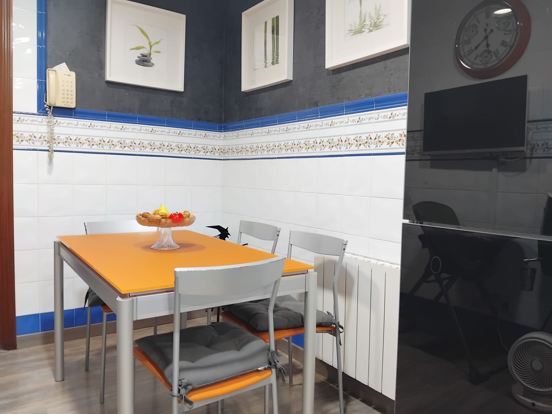 Cuina de Casa adosada en venda en Sant Llorenç d'Hortons amb Aire condicionat, Calefacció i Jardí privat