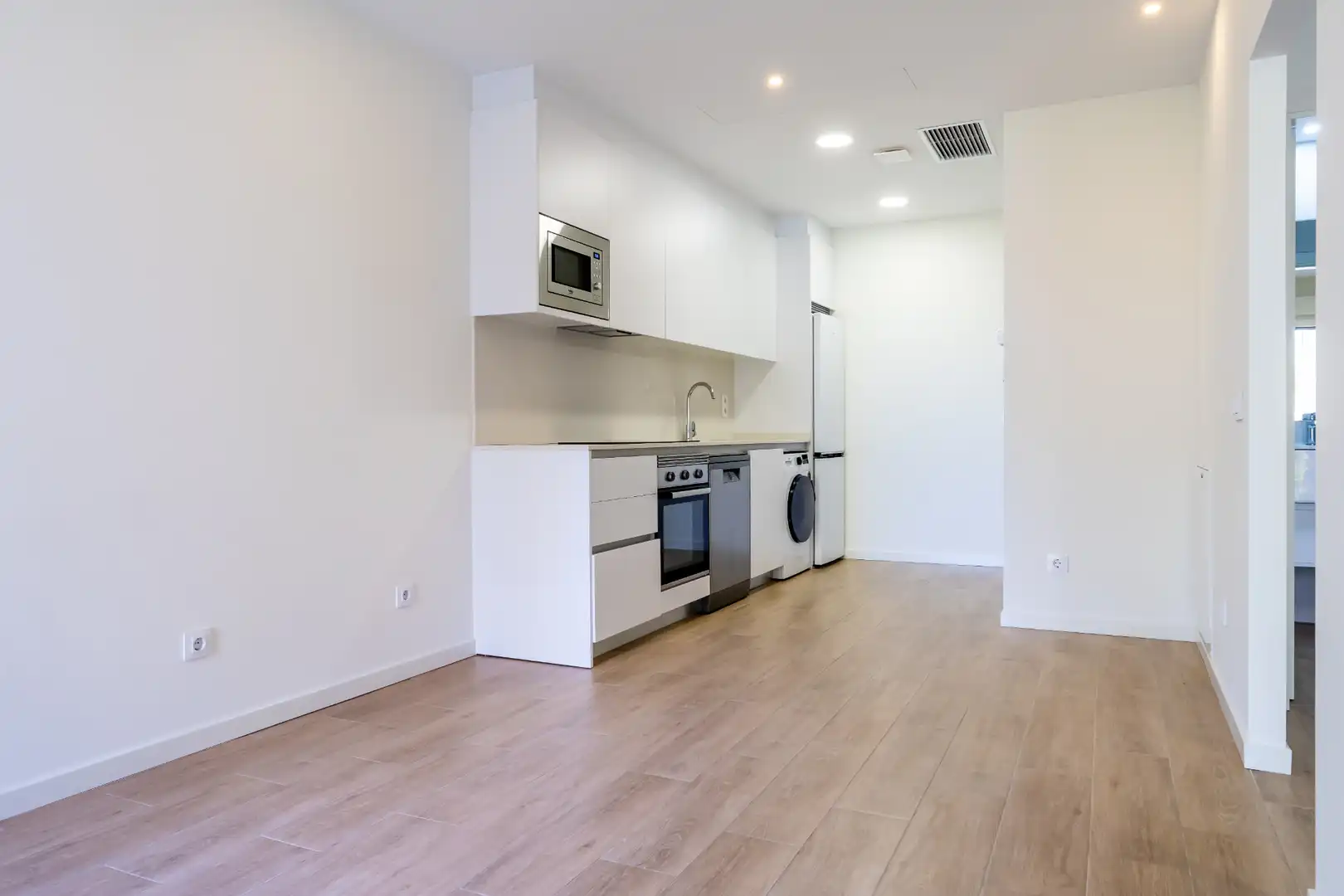 Flat for rent in Calle de Juan Ignacio Luca de Tena, 28, Salvador