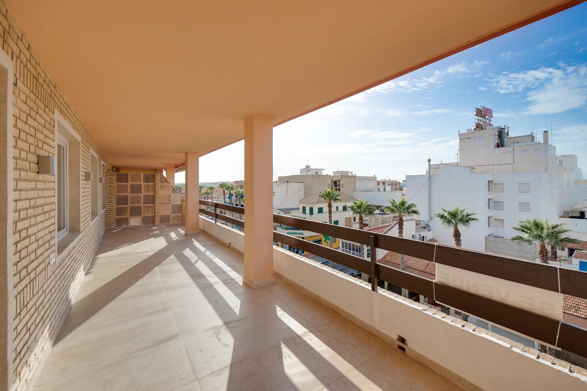 Apartamento en venta en Playa de los Náufragos, Playa del Acequión, Náufragos y Rocío del Mar