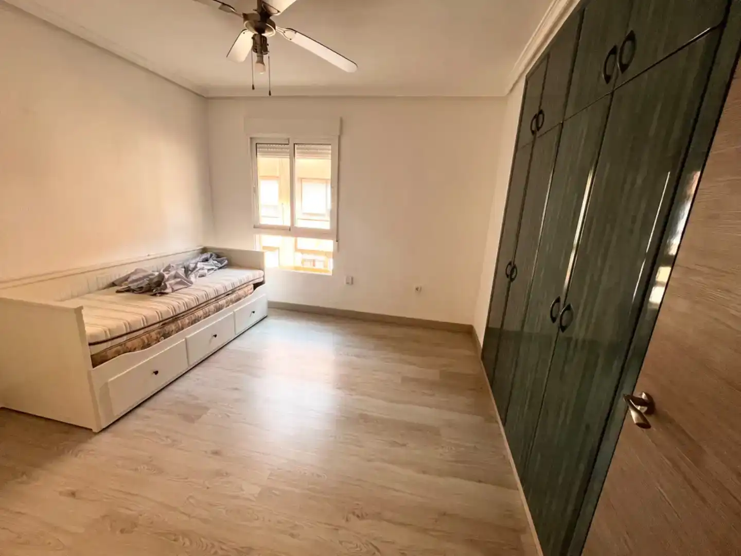 Schlafzimmer von Wohnung zur Miete in L'Eliana mit Klimaanlage und Balkon