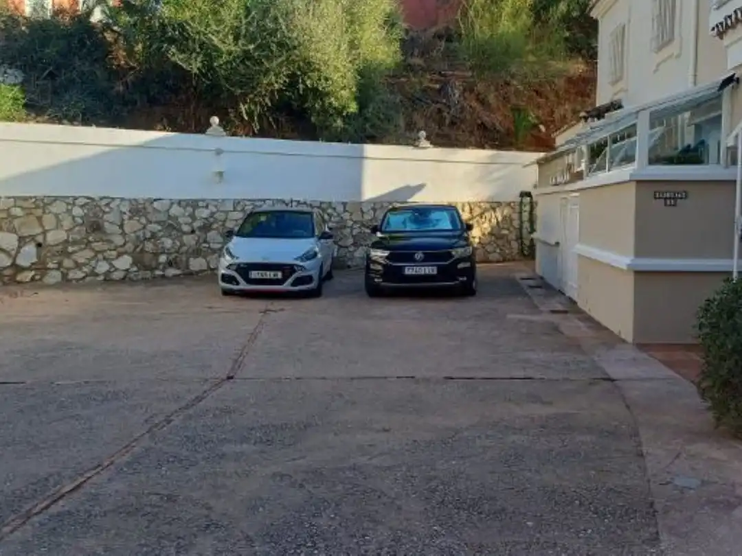 Aparcament de Casa o xalet en venda en Mijas amb Aire condicionat, Terrassa i Balcó