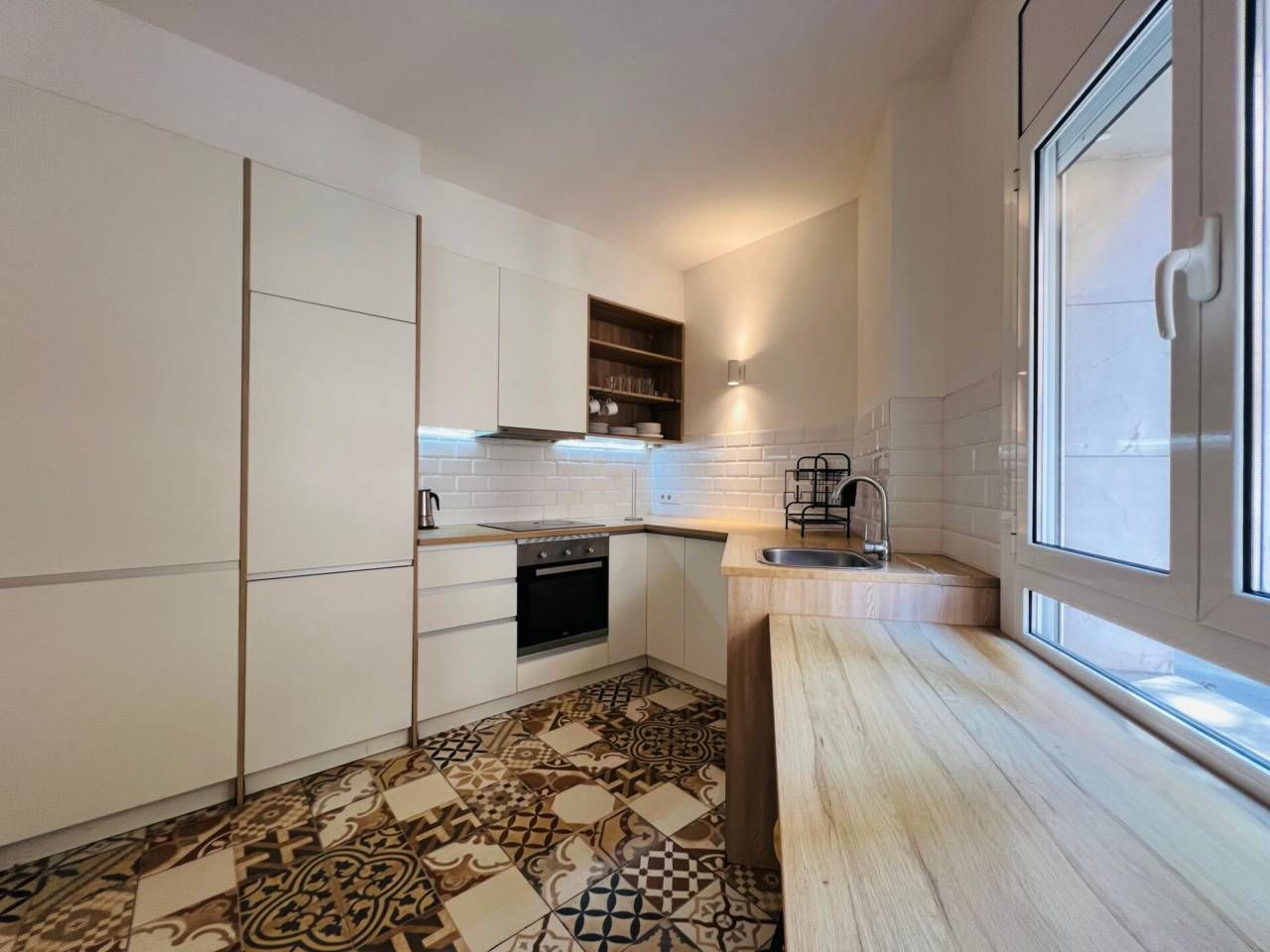 Cuina de Pis de lloguer en  Barcelona Capital amb Aire condicionat, Parquet i Terrassa