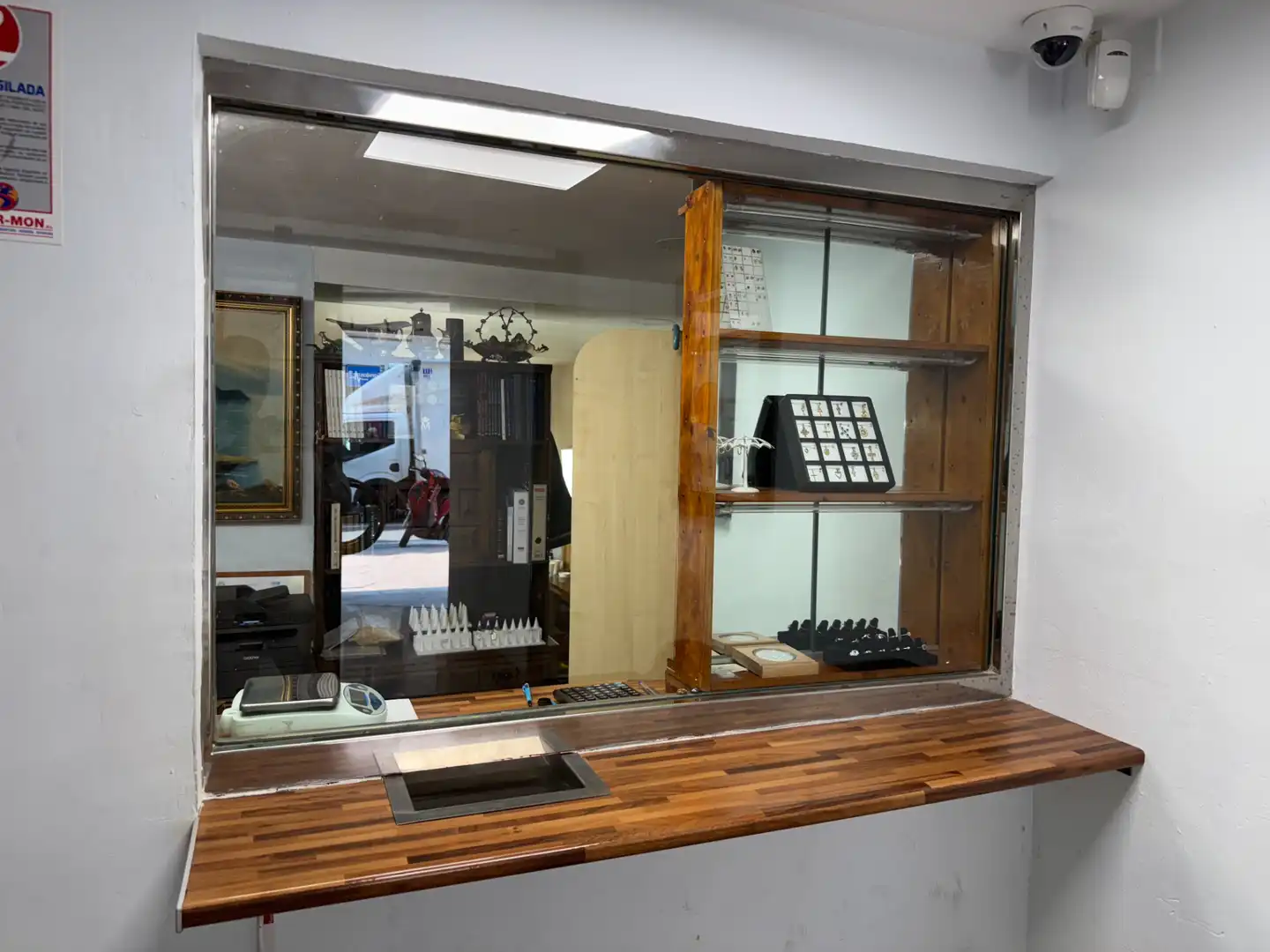 Business premises for transfer in Centre