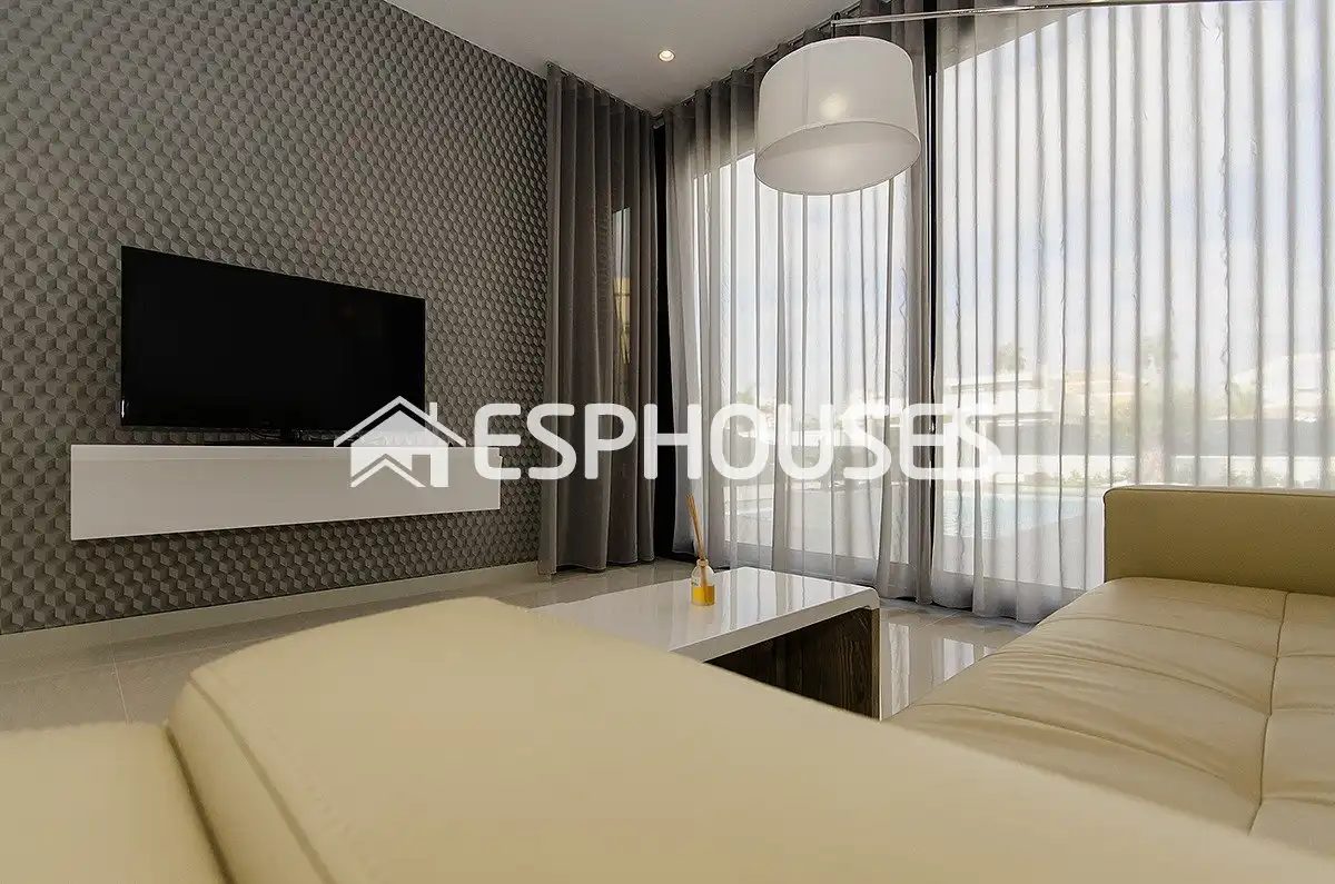 Chalet con terraza en venta en Orihuela Costa, imagen 5