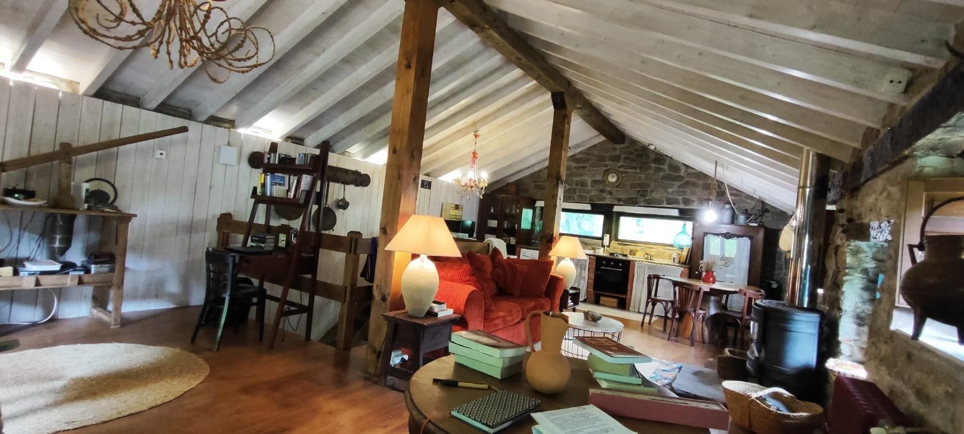 Sala d'estar de Casa o xalet en venda en Vega de Pas amb Calefacció, Jardí privat i Balcó