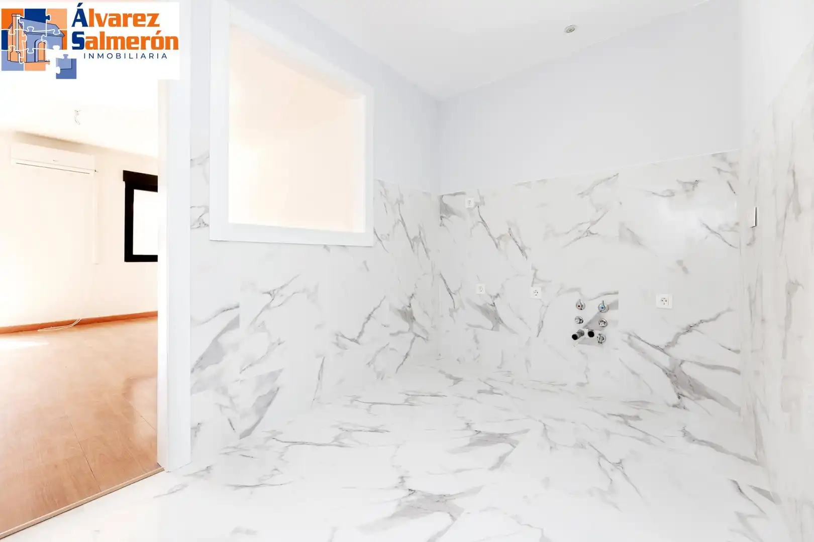 Baño de Piso en venta en Armilla