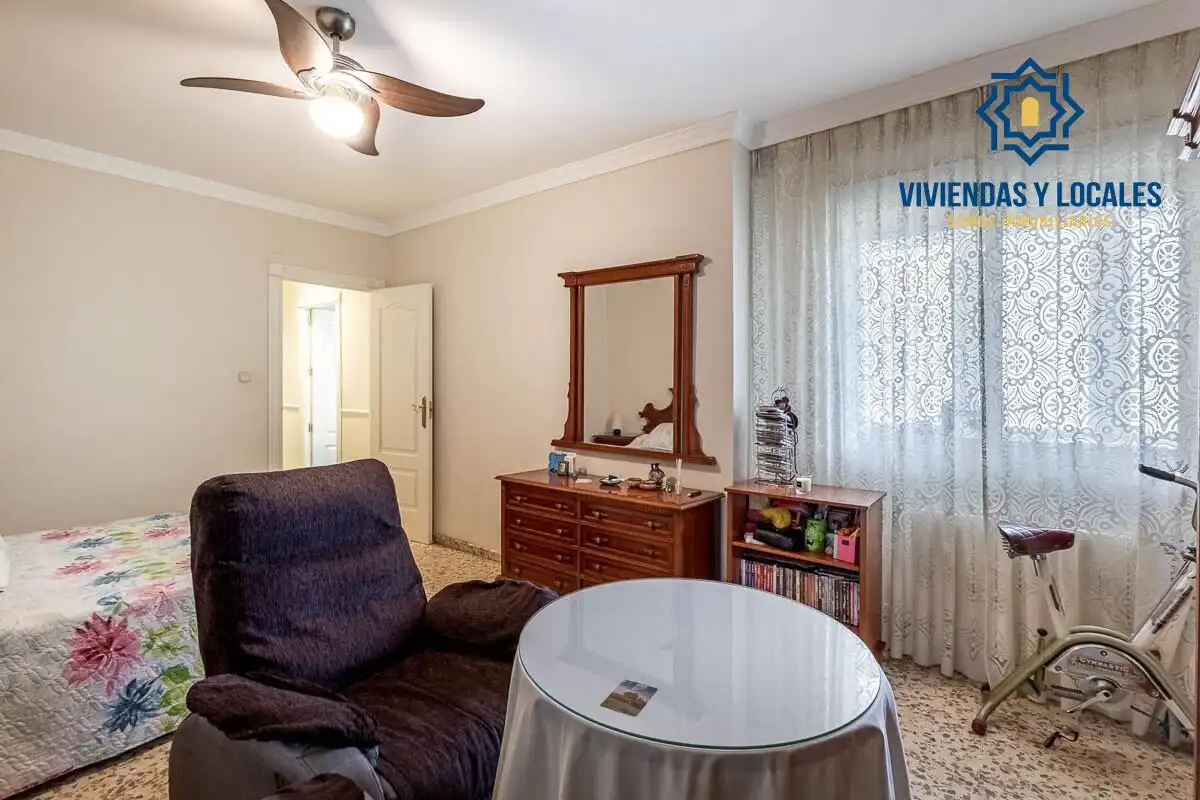 Living room of Flat for sale in Granada  with Heating and Terrace