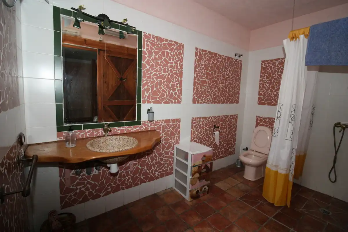 Badezimmer von Country house zum Verkauf in Arenas de San Pedro mit Heizung, Privatgarten und Terrasse