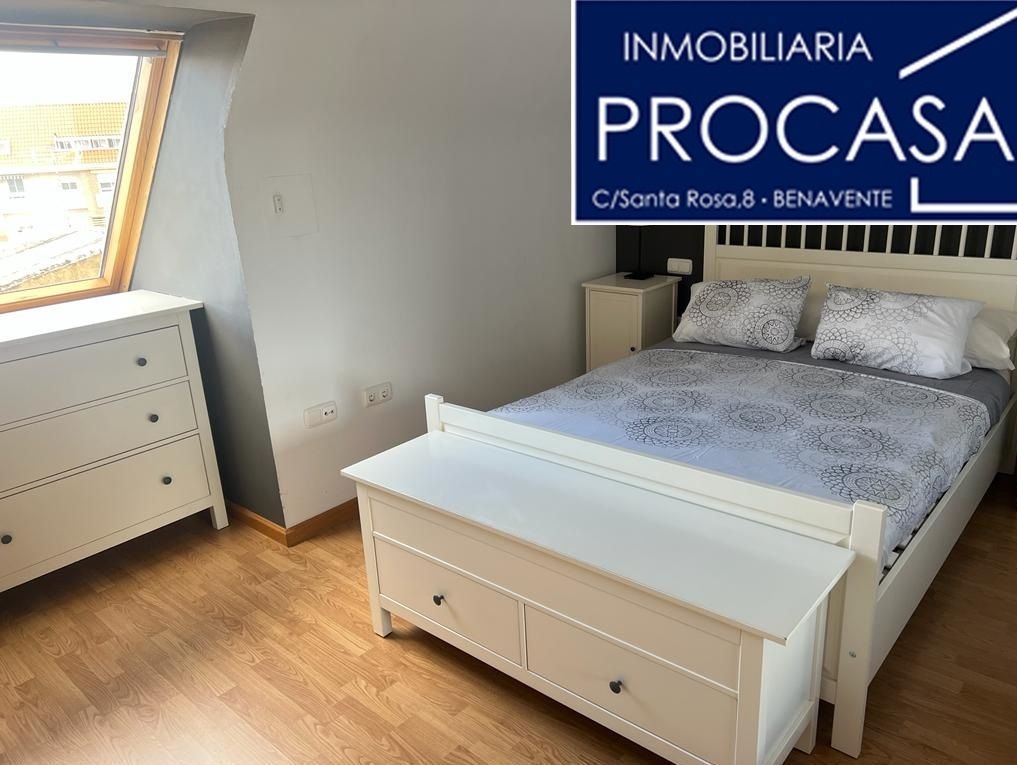 Bedroom of Attic for sale in Benavente  with Air Conditioner and Furnished