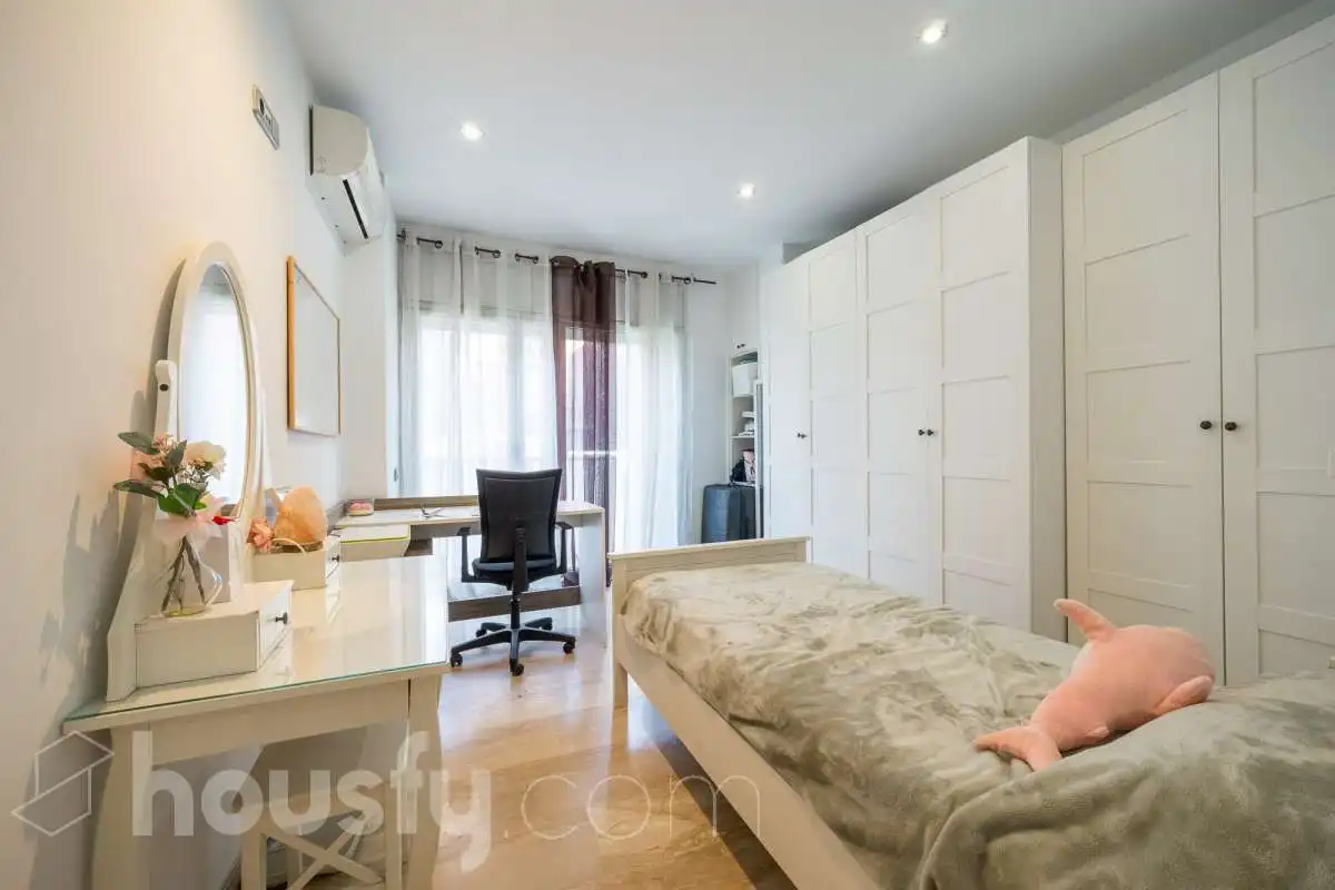 Habitación de Dúplex en venta en Badalona con Terraza