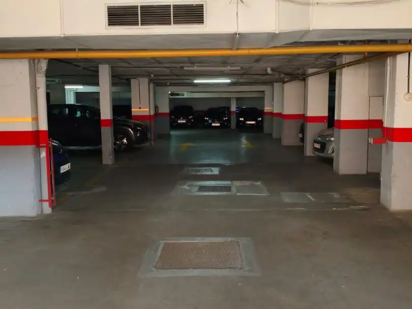 Parking de Piso en venta en  Madrid Capital con Aire acondicionado y Balcón