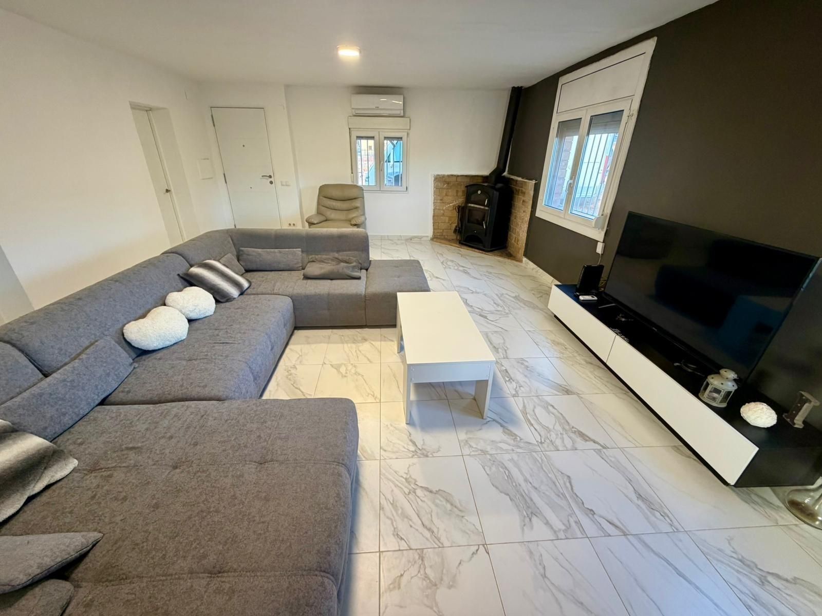 Living room of House or chalet for sale in El Montmell  with Air Conditioner, Private garden and Terrace