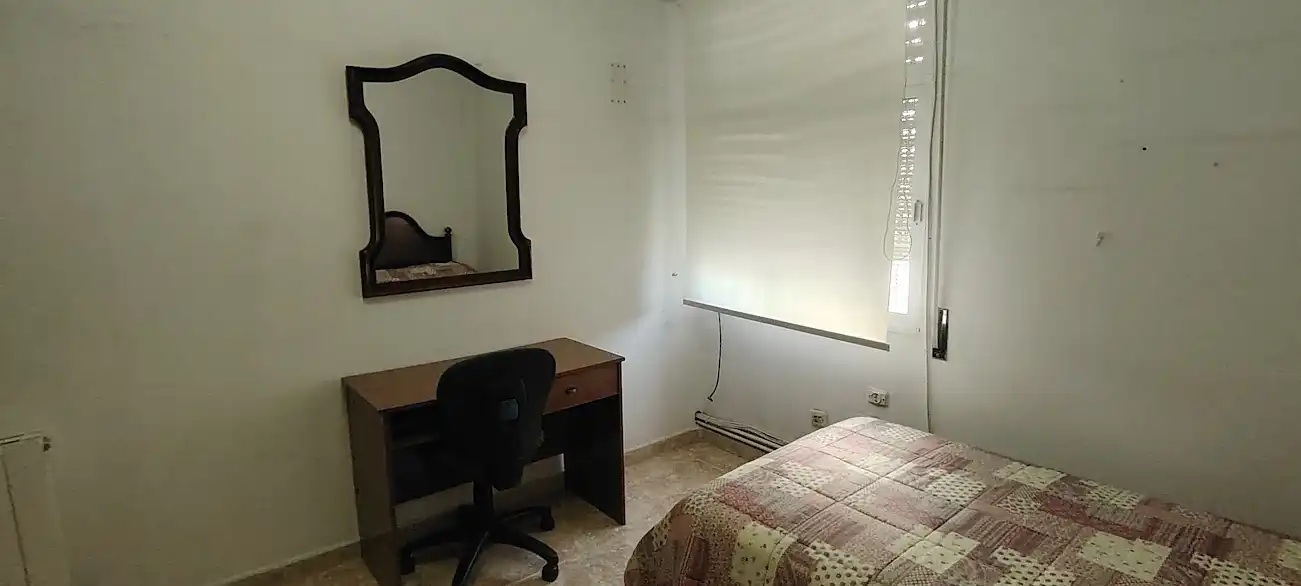 Habitación de Piso de alquiler en Linares con Aire acondicionado, Calefacción y Amueblado