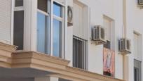 Vista exterior de Pis en venda en Alcalá del Río amb Balcó