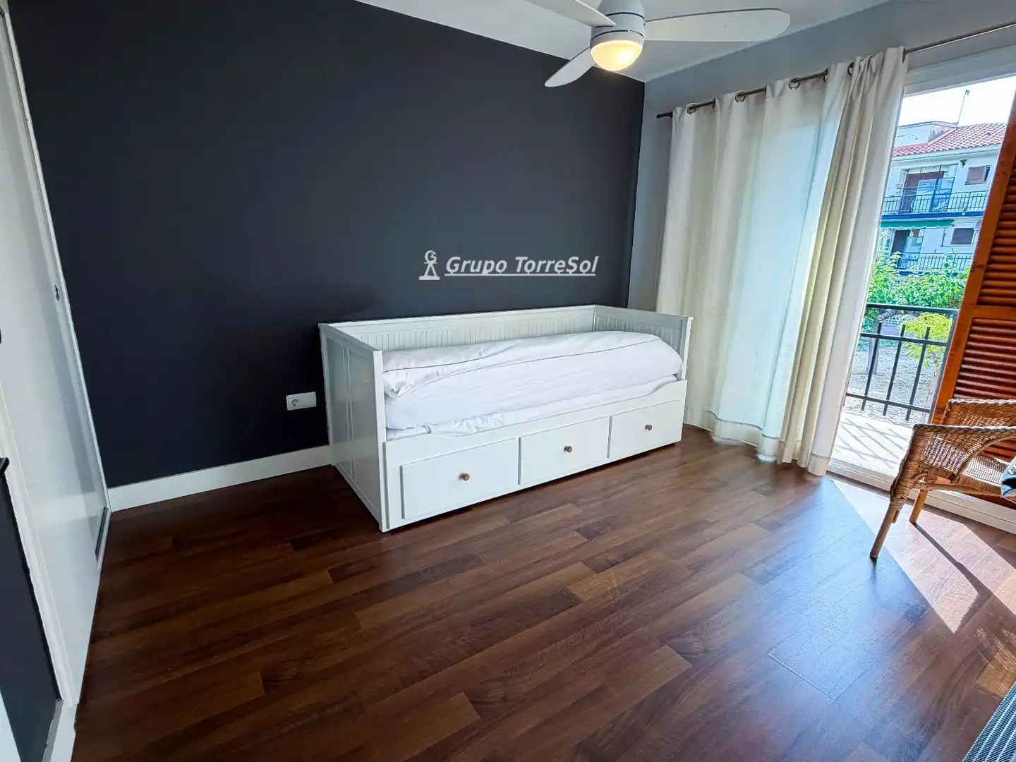 Bedroom of Flat for sale in El Vendrell  with Terrace, Swimming Pool and Furnished
