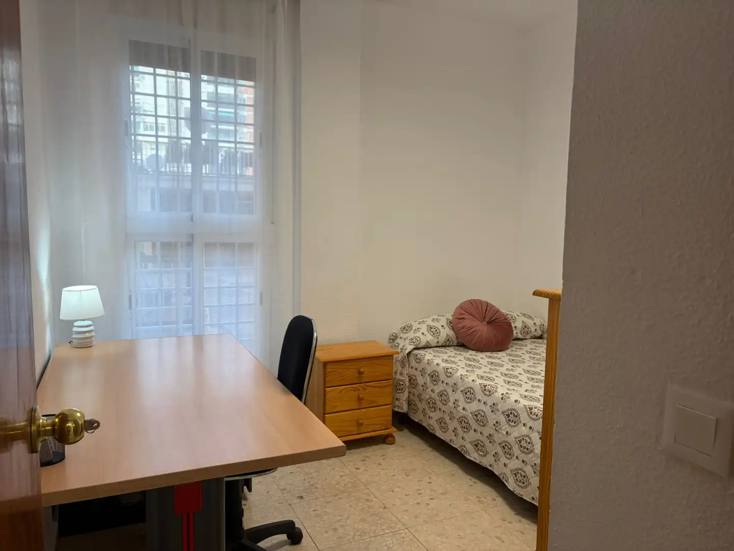 Dormitori de Pis de lloguer en Córdoba amb Aire condicionat, Calefacció i Jardí privat