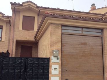 Casa con jardín en venta en CARMONA 24
