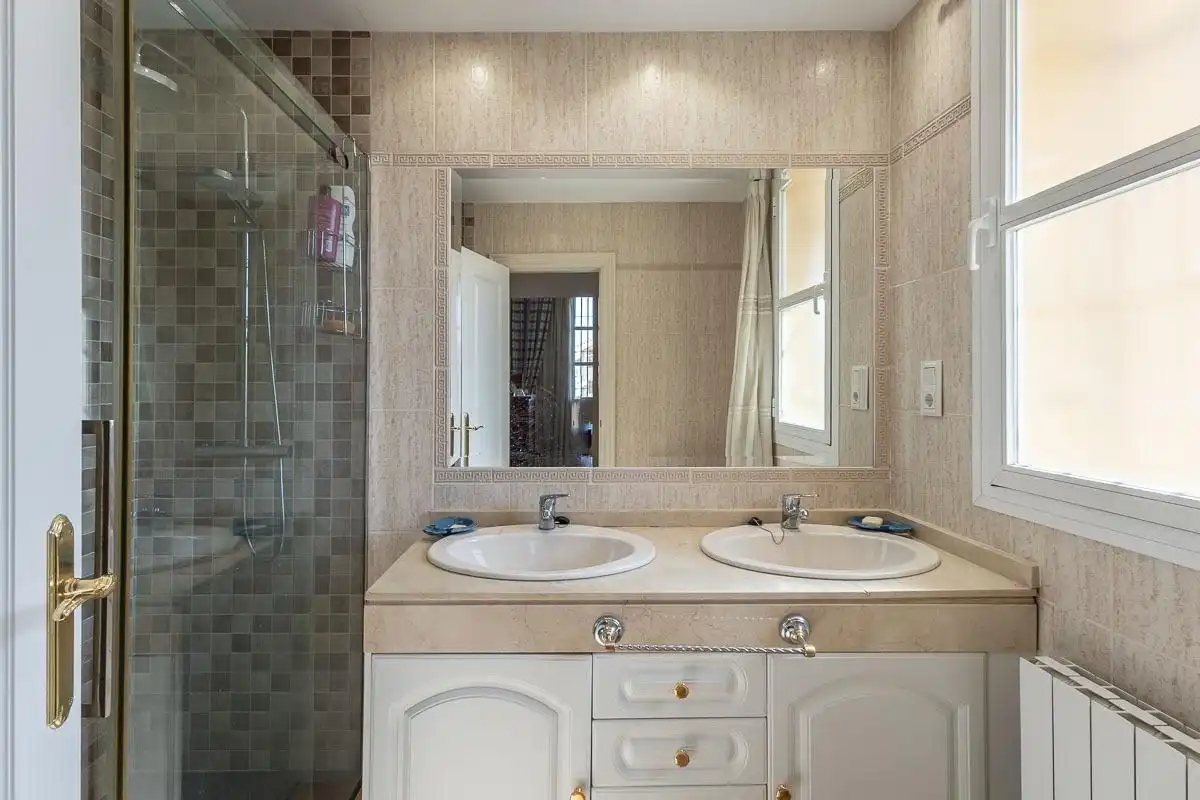 Baño de Casa o chalet en venta en Albolote con Calefacción, Jardín privado y Terraza