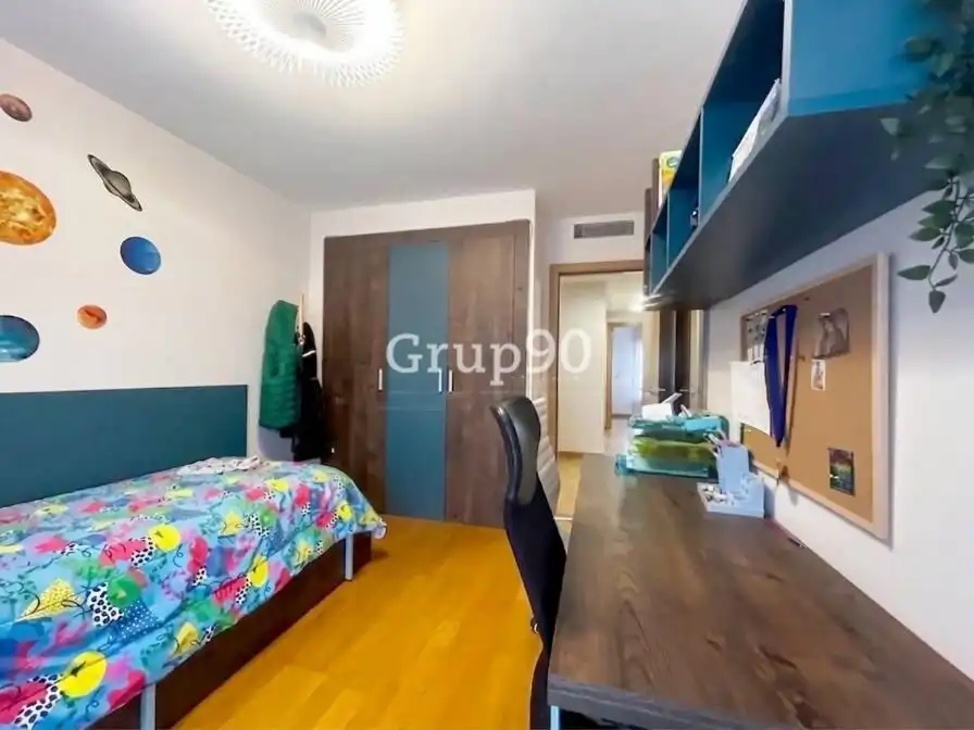 Habitación de Casa adosada en venta en Lleida con Aire acondicionado, Calefacción y Jardín privado