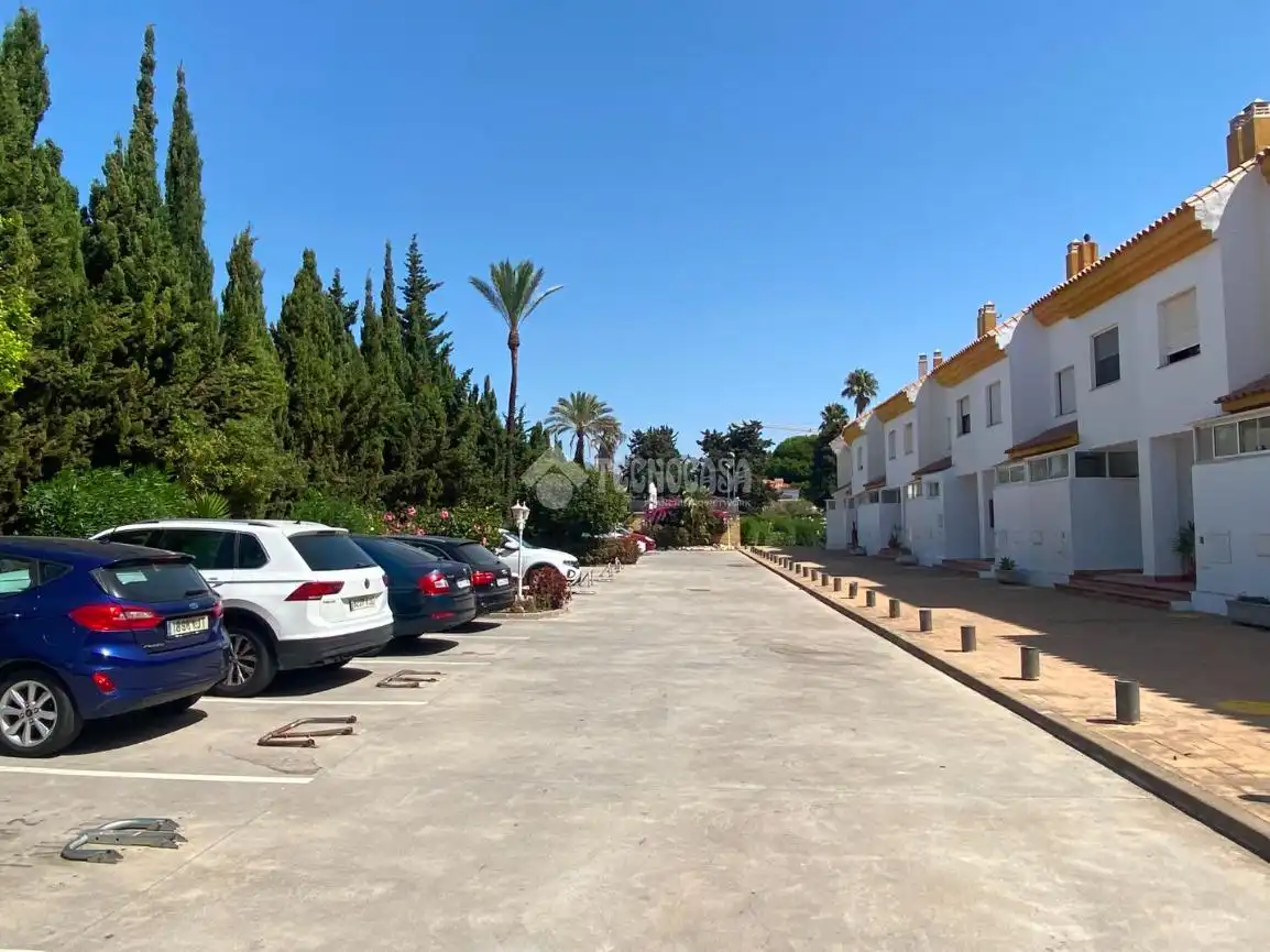 Vista exterior de Garatge en venda en Manilva