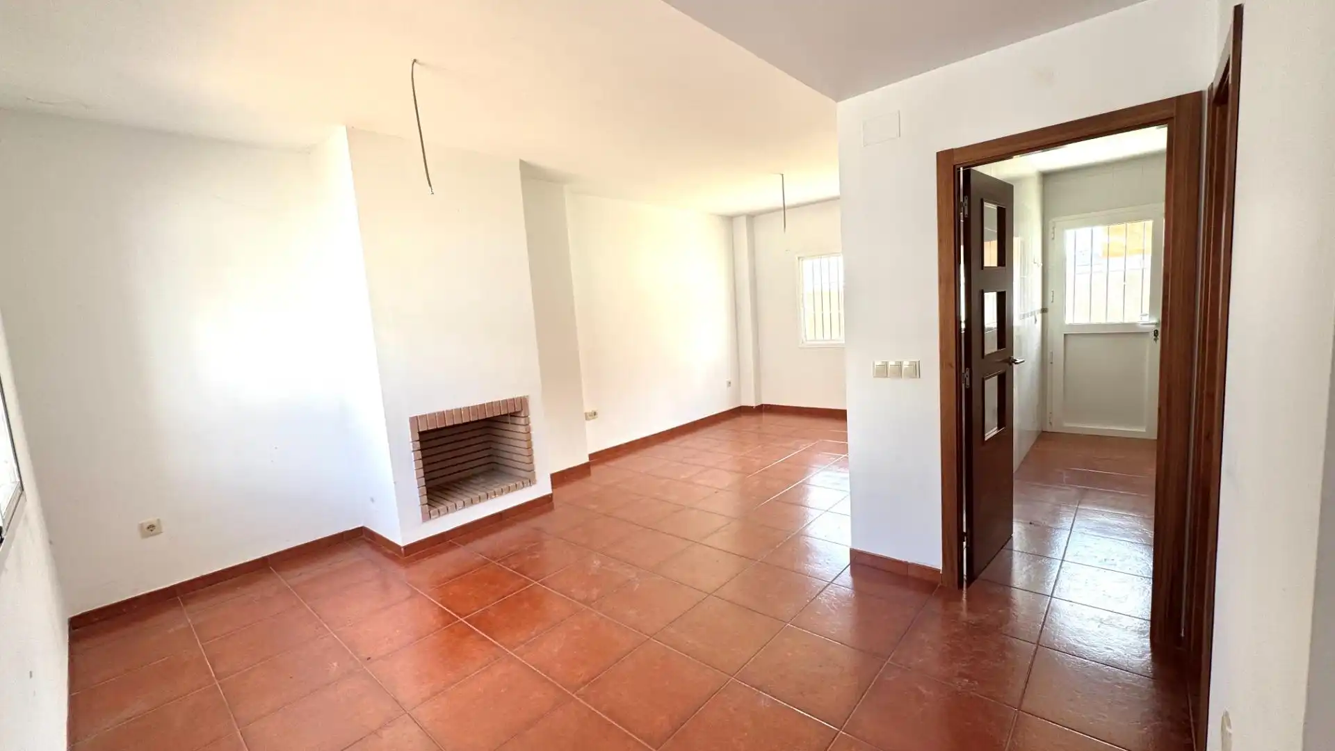 Casa adosada en venta en Campillos con Calefacción y Terraza