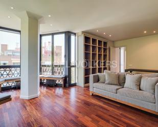 Living room of Apartment to rent in  Barcelona Capital  with Air Conditioner, Heating and Parquet flooring