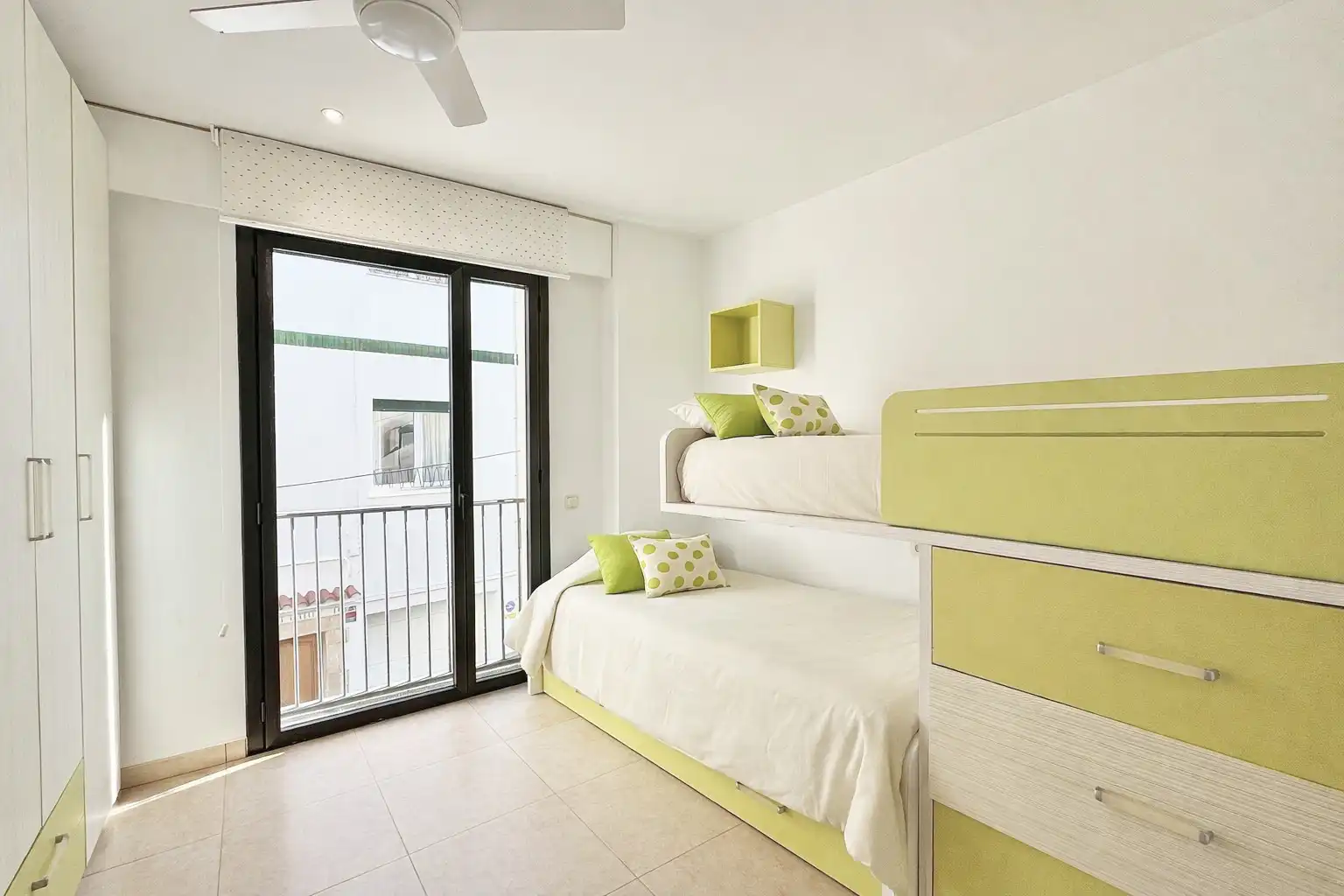 Schlafzimmer von Wohnungen zum Verkauf in L'Escala mit Heizung und Möbliert
