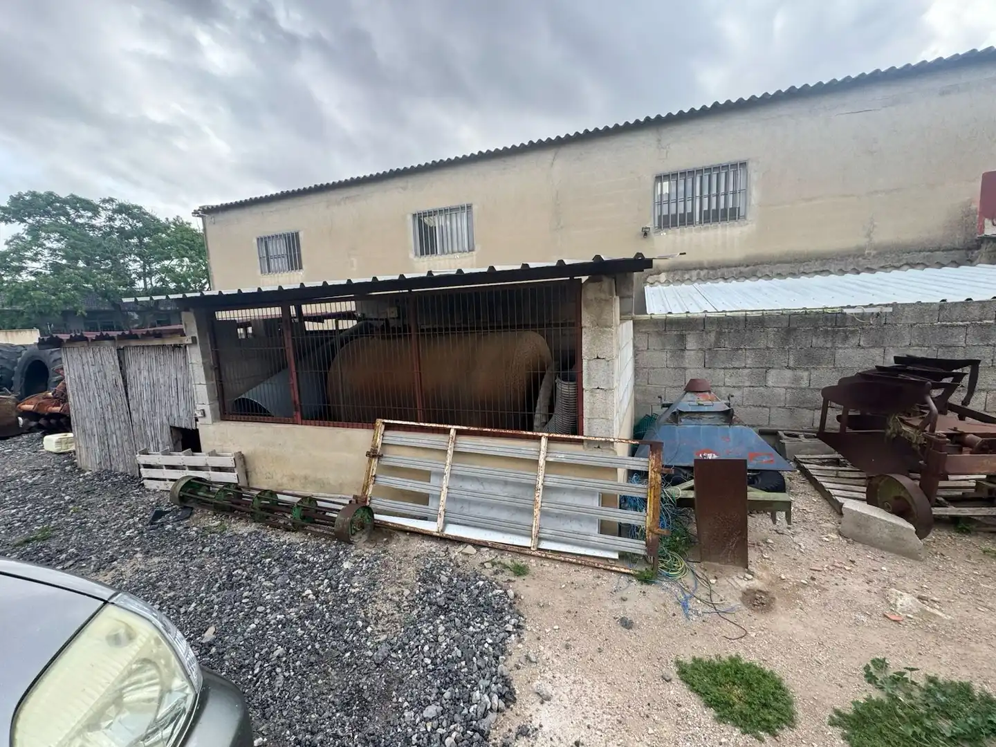 Außenansicht von Fabrikhallen zum Verkauf in Sueca