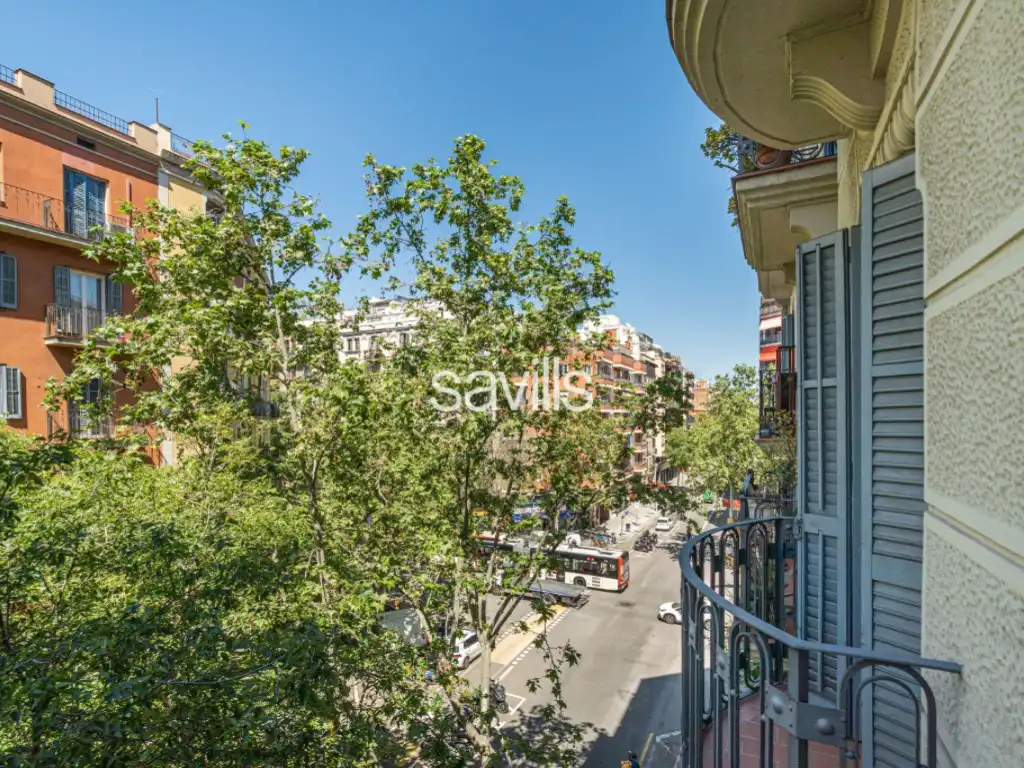 Vista exterior de Apartament en venda en Barcelona amb Aire condicionat, Terrassa i Balcó