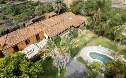 Vista exterior de Casa o xalet en venda en La Orotava amb Terrassa, Piscina i Balcó