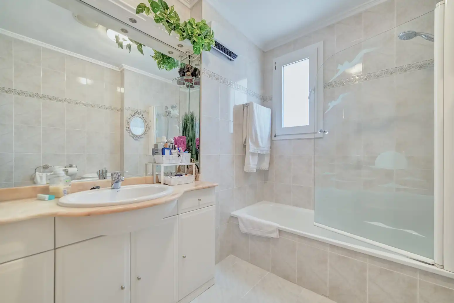 Baño de Casa adosada en venta en Ezcabarte con Calefacción, Jardín privado y Parquet