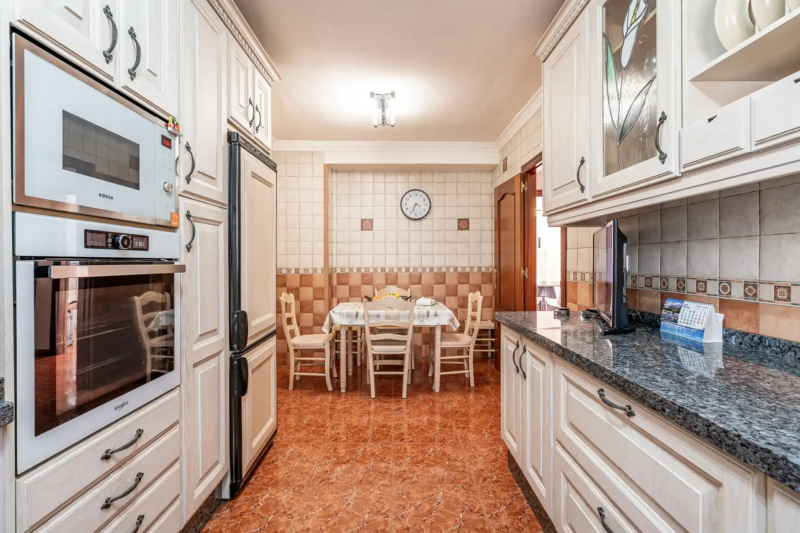 Cuina de Casa adosada en venda en Estepona amb Aire condicionat i Terrassa