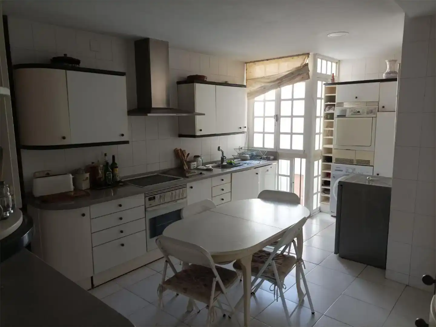 Kitchen of Flat for sale in  Sevilla Capital  with Air Conditioner, Terrace and Balcony