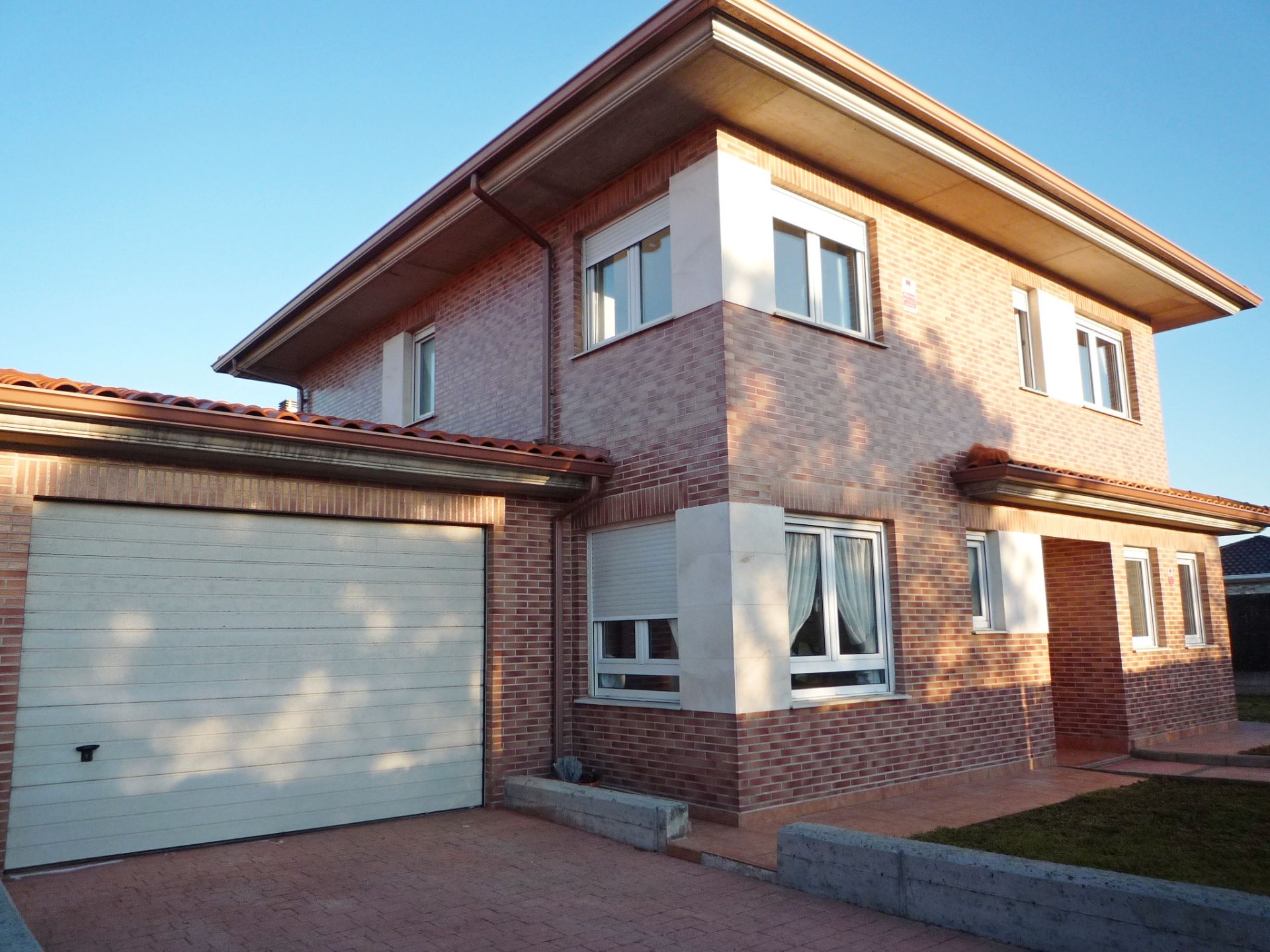 Vista exterior de Casa o chalet en venta en Santander con Calefacción, Jardín privado y Parquet