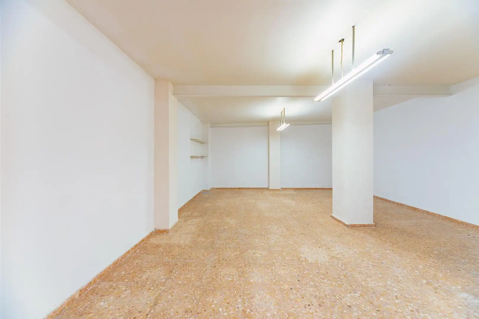 Local en venta en Calle MONSERRATE GUILABERT VALE, 77, Carrús Oeste