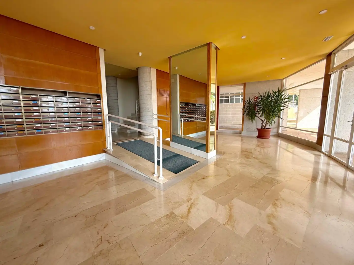 Apartamento en venta en Benidorm con Aire acondicionado, Jardín privado y Amueblado
