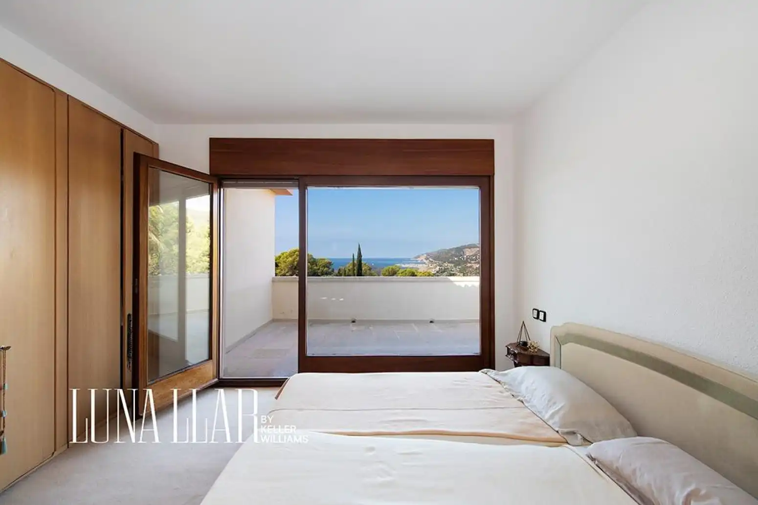 Bedroom of Houses for sale in Castelldefels  with Air Conditioner and Parquet flooring