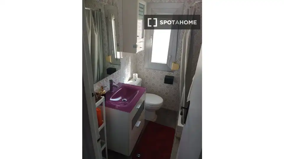 Baño de Piso para compartir en Sabadell con Aire acondicionado, Calefacción y Amueblado