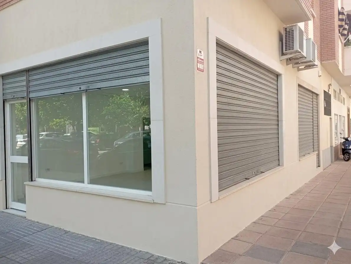 Local comercial de lloguer a Noroeste