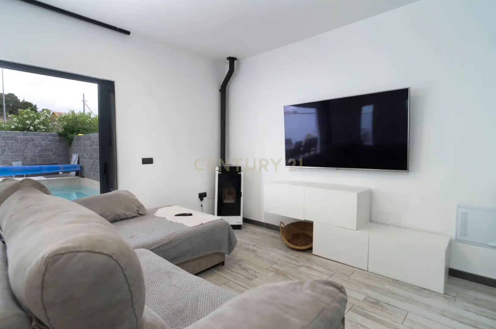 Living room of Houses for sale in Málaga  with Air Conditioner, Private garden and Storage room