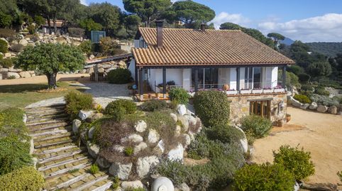 Casa en venta en Mataró con vistas al mar y amplio terreno, Bild 4