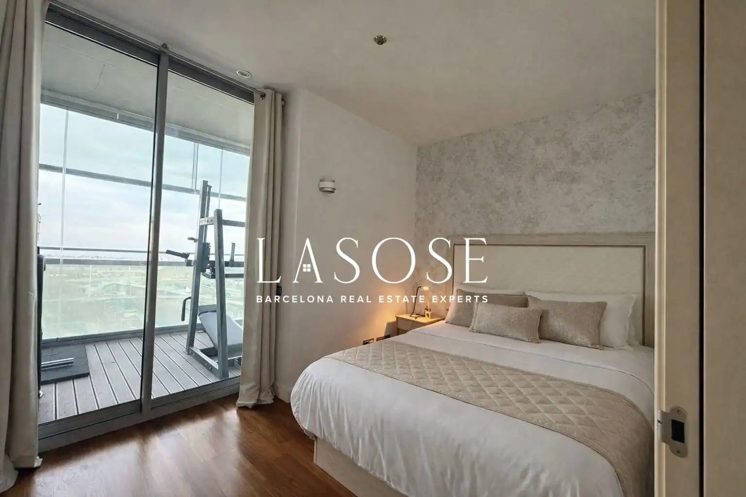 Piso con terraza en alquiler en Passeig de García Fària, imagen 4