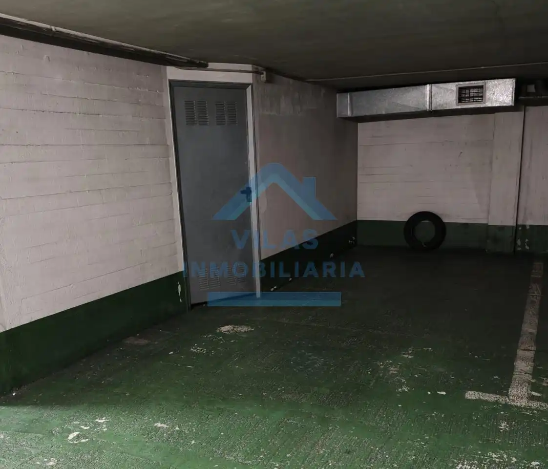 Parking de Piso de alquiler en Ames con Calefacción, Parquet y Trastero