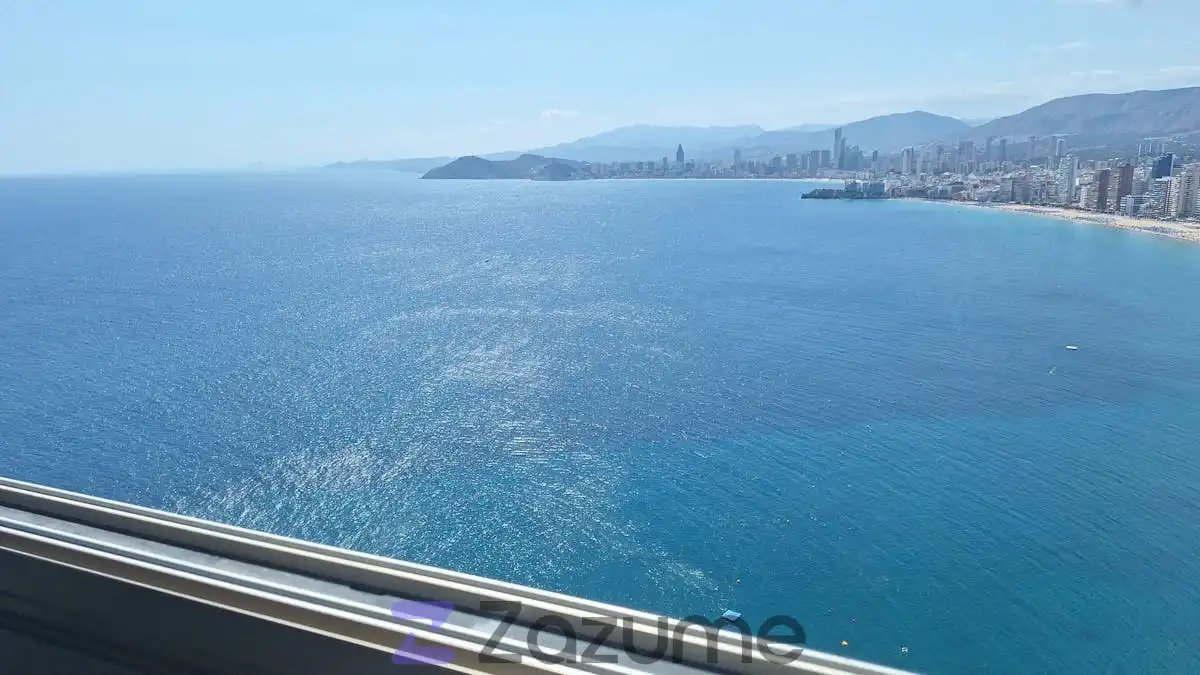 Wohnung zur Miete in Benidorm mit Klimaanlage, Terrasse und Schwimmbad
