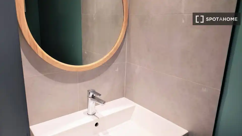 Baño de Apartamento para compartir en Valencia con Aire acondicionado, Terraza y Amueblado