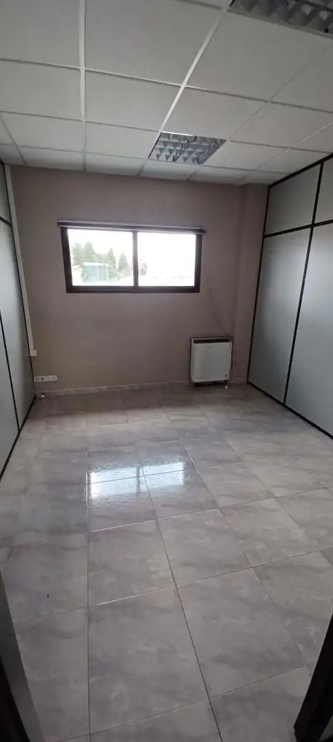 Oficina de alquiler en Santiago de Compostela  con Calefacción