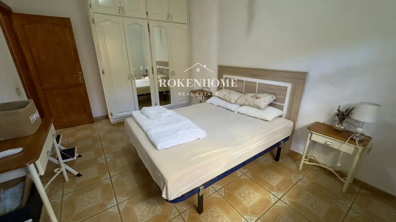 Habitación de Casa adosada en venta en Santiago del Teide con Aire acondicionado, Terraza y Trastero